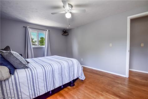 682 Iroquois Trail Willoughby OH 44094