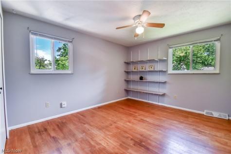 682 Iroquois Trail Willoughby OH 44094