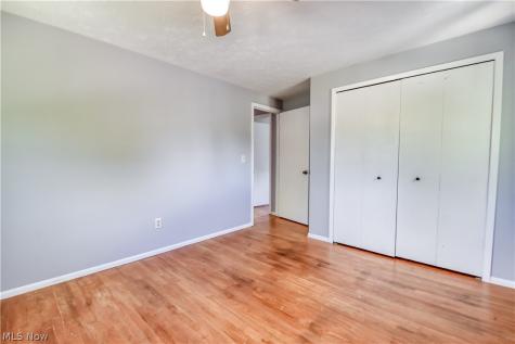 682 Iroquois Trail Willoughby OH 44094