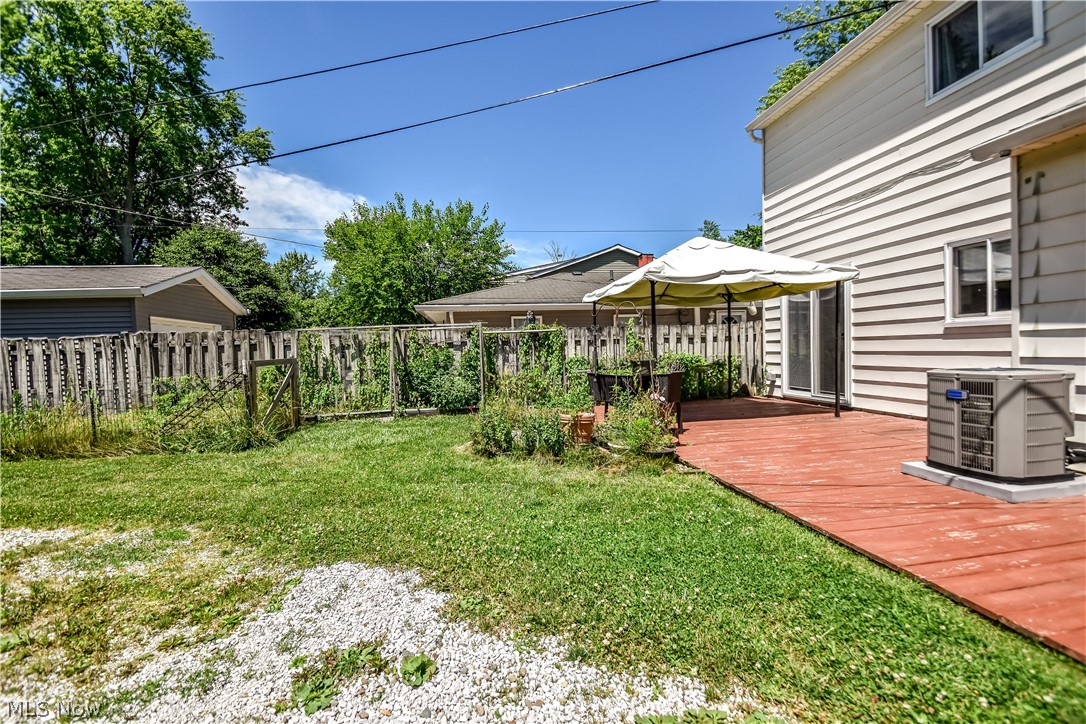 682 Iroquois Trail Willoughby OH 44094