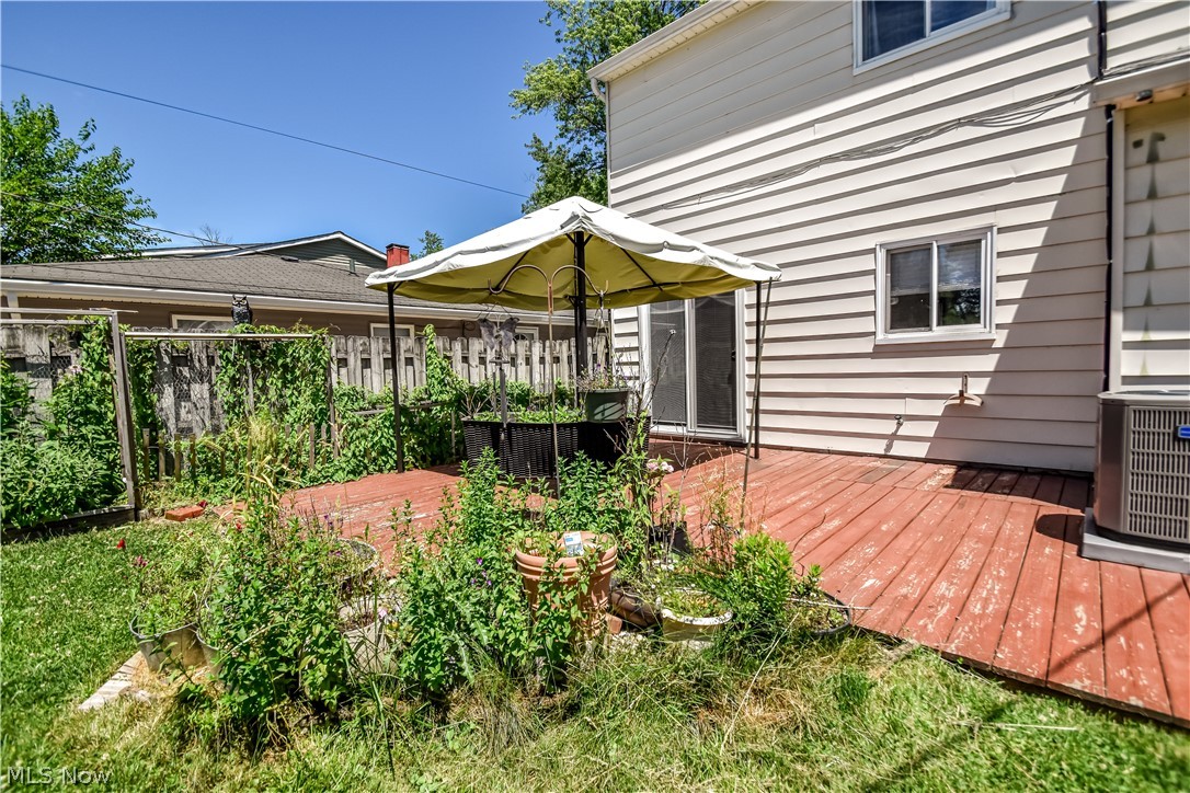 682 Iroquois Trail Willoughby OH 44094