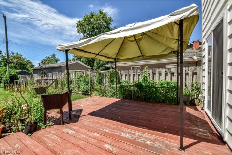 682 Iroquois Trail Willoughby OH 44094