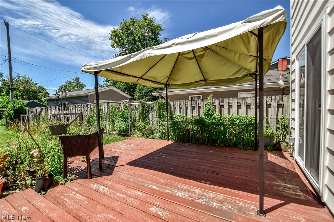 682 Iroquois Trail Willoughby OH 44094