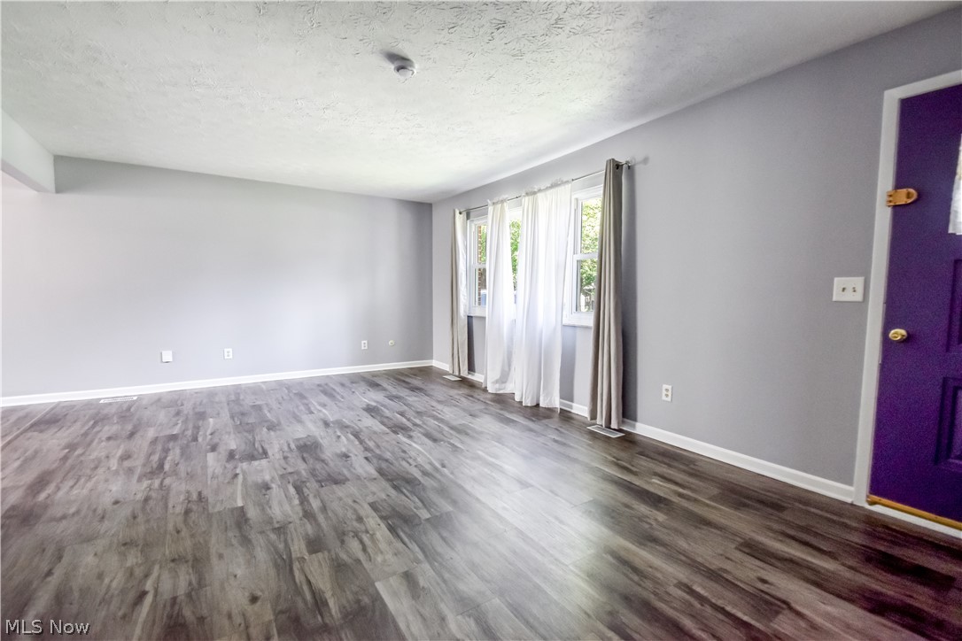 682 Iroquois Trail Willoughby OH 44094