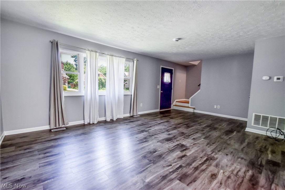 682 Iroquois Trail Willoughby OH 44094