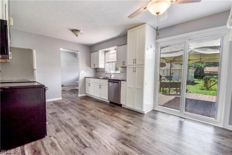 682 Iroquois Trail Willoughby OH 44094