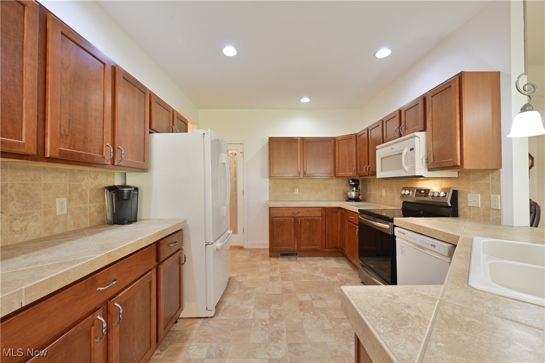 4833 Mandarin Drive Seville OH 44273