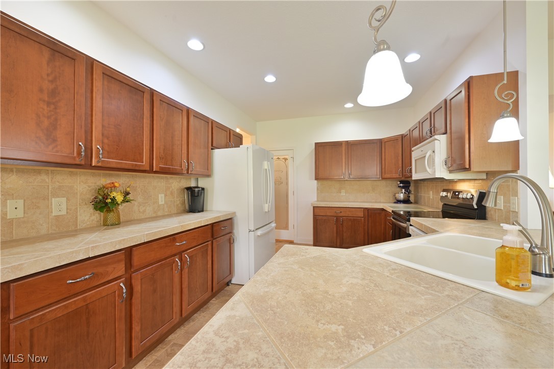 4833 Mandarin Drive Seville OH 44273