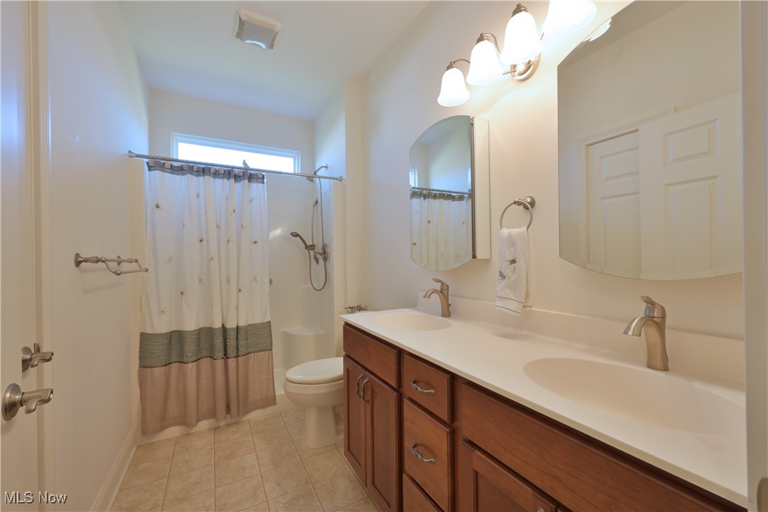 4833 Mandarin Drive Seville OH 44273