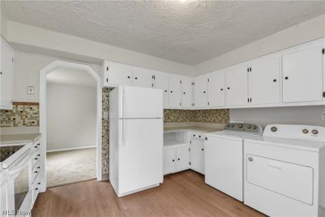 6768 Beresford Avenue Parma Heights OH 44130