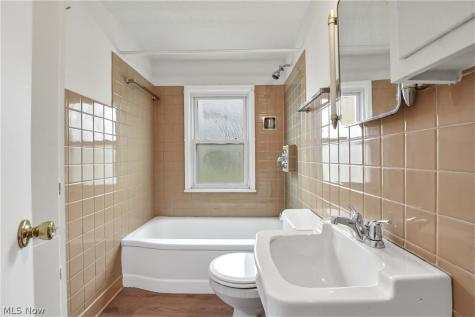 6768 Beresford Avenue Parma Heights OH 44130