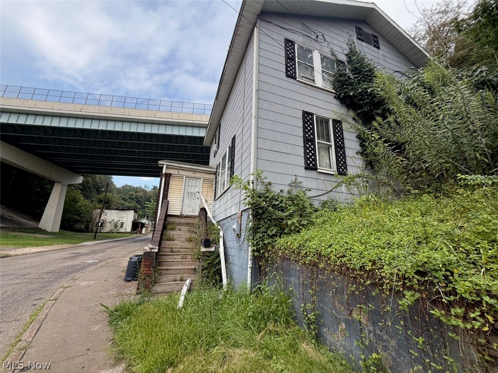 229 Mclister Avenue Mingo Junction OH 43938