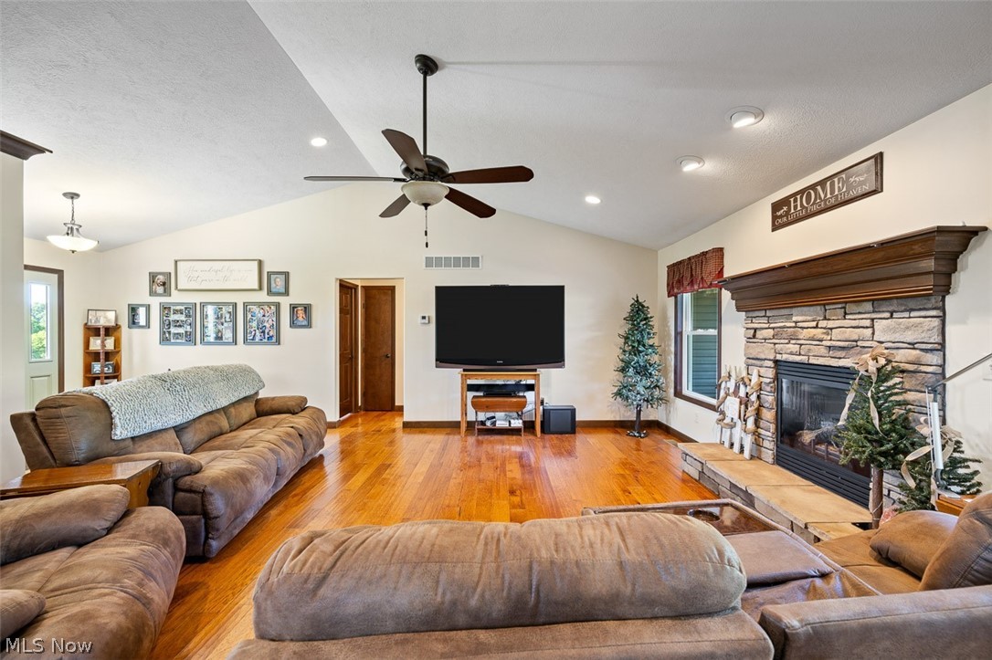 3788 Deerfield Avenue NW North Lawrence OH 44666