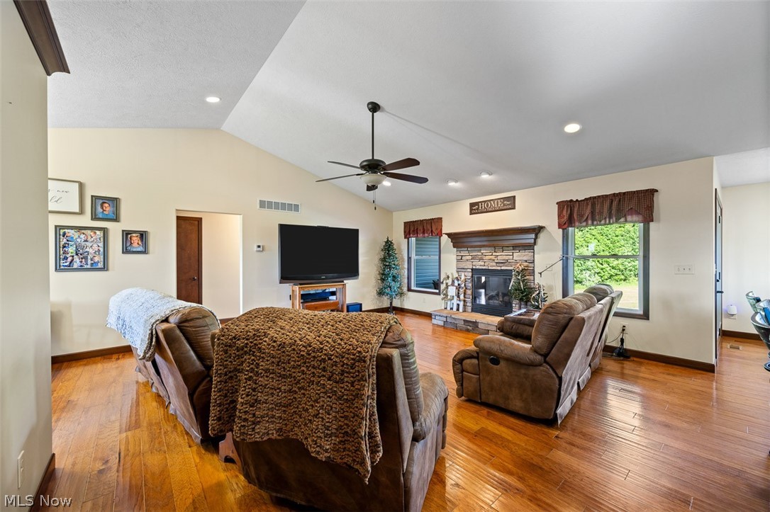 3788 Deerfield Avenue NW North Lawrence OH 44666