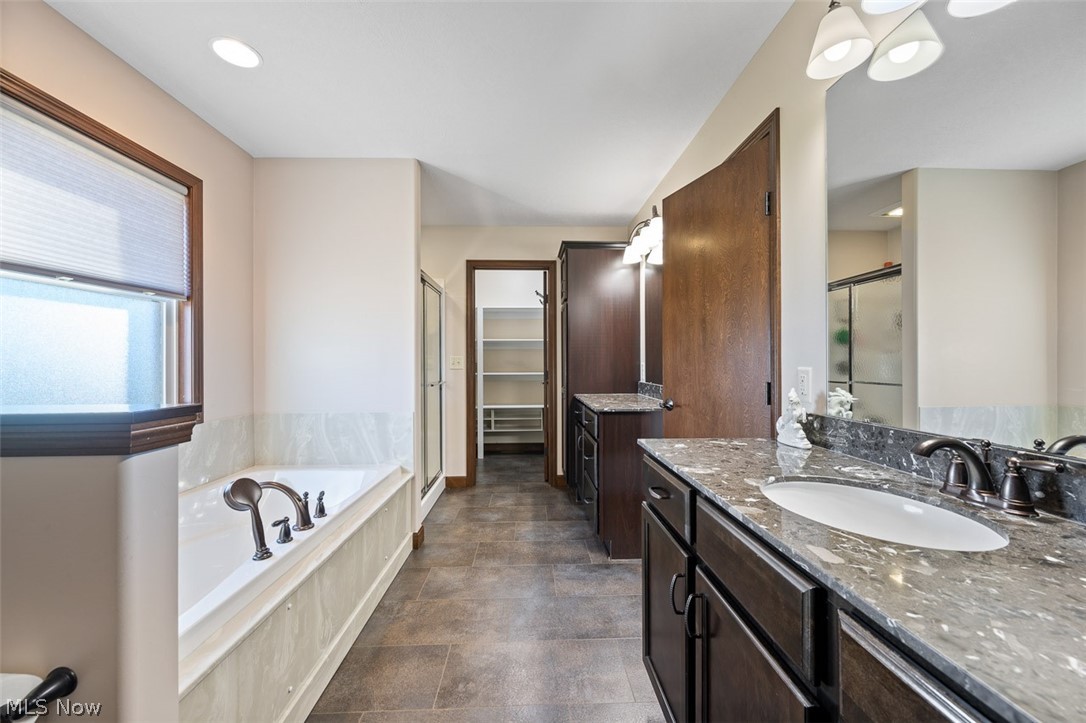 3788 Deerfield Avenue NW North Lawrence OH 44666