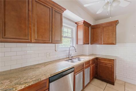 1660 Maple Road Cleveland Heights OH 44121