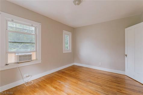 1660 Maple Road Cleveland Heights OH 44121