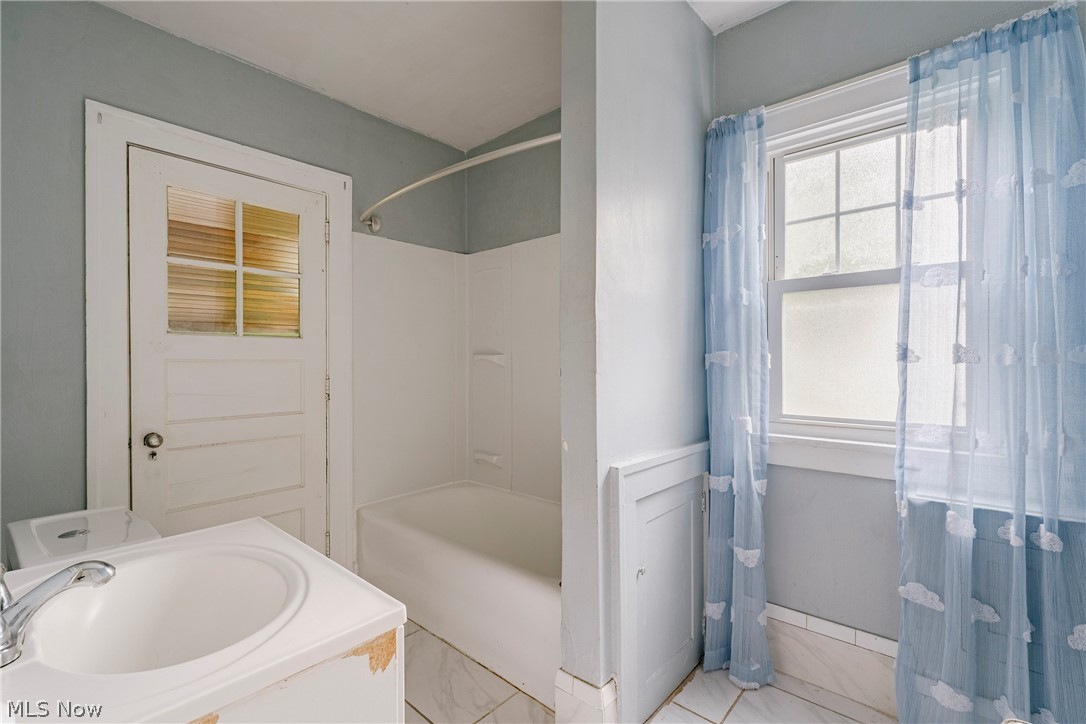 1660 Maple Road Cleveland Heights OH 44121