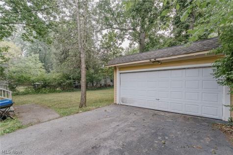 1660 Maple Road Cleveland Heights OH 44121