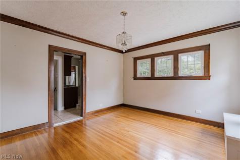 1660 Maple Road Cleveland Heights OH 44121
