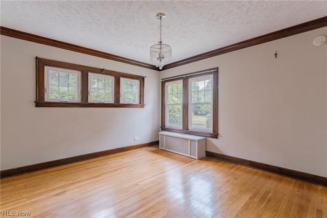1660 Maple Road Cleveland Heights OH 44121