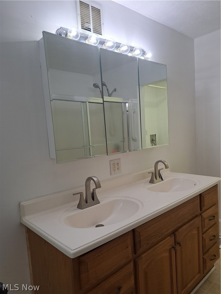 709 Mckinley Avenue Cambridge OH 43725