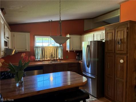 63 Parkway Drive Olmsted Twp OH 44138