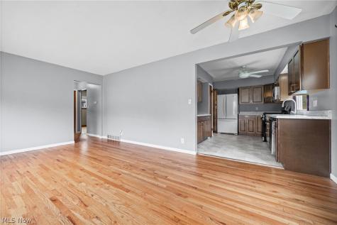 260 Deborah Lane Bedford OH 44146