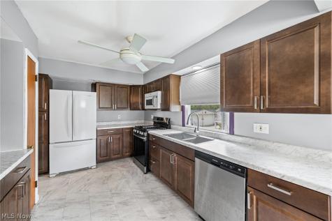 260 Deborah Lane Bedford OH 44146