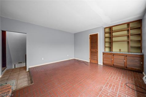 260 Deborah Lane Bedford OH 44146