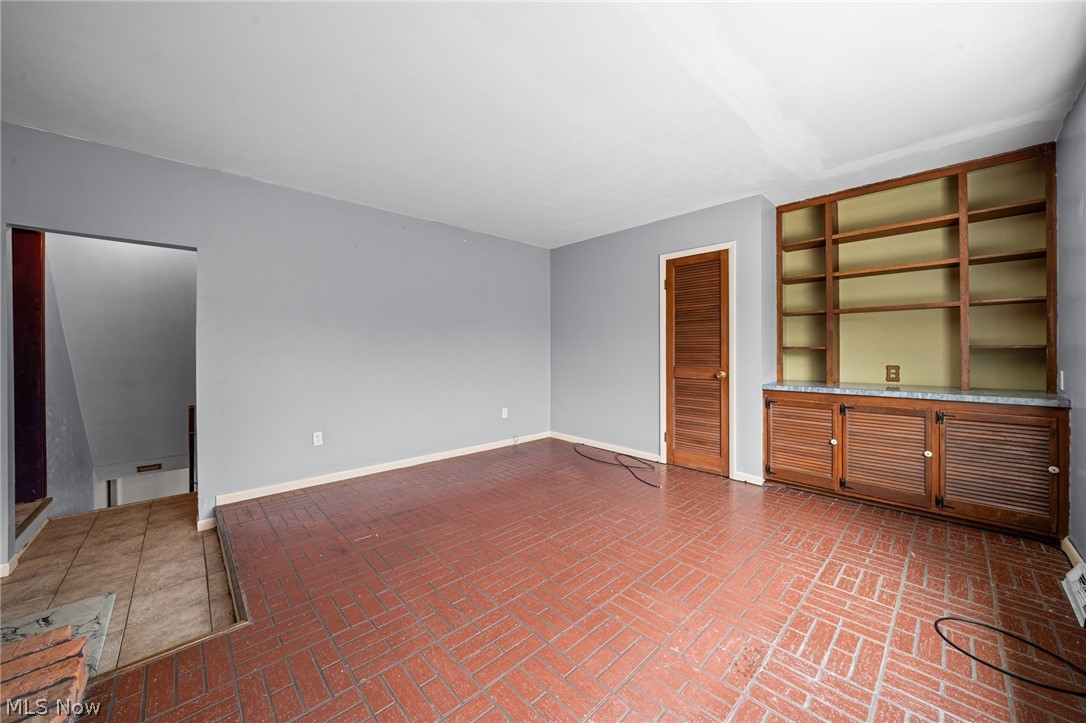 260 Deborah Lane Bedford OH 44146