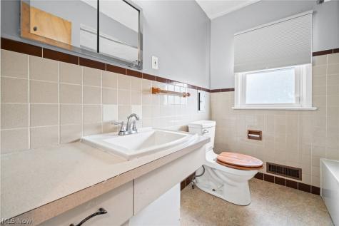 260 Deborah Lane Bedford OH 44146