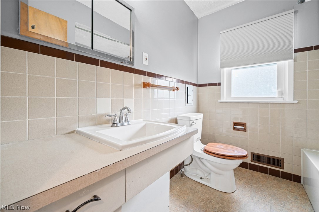 260 Deborah Lane Bedford OH 44146