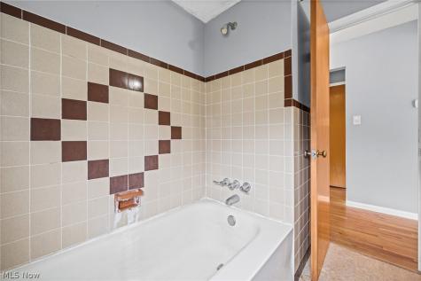 260 Deborah Lane Bedford OH 44146
