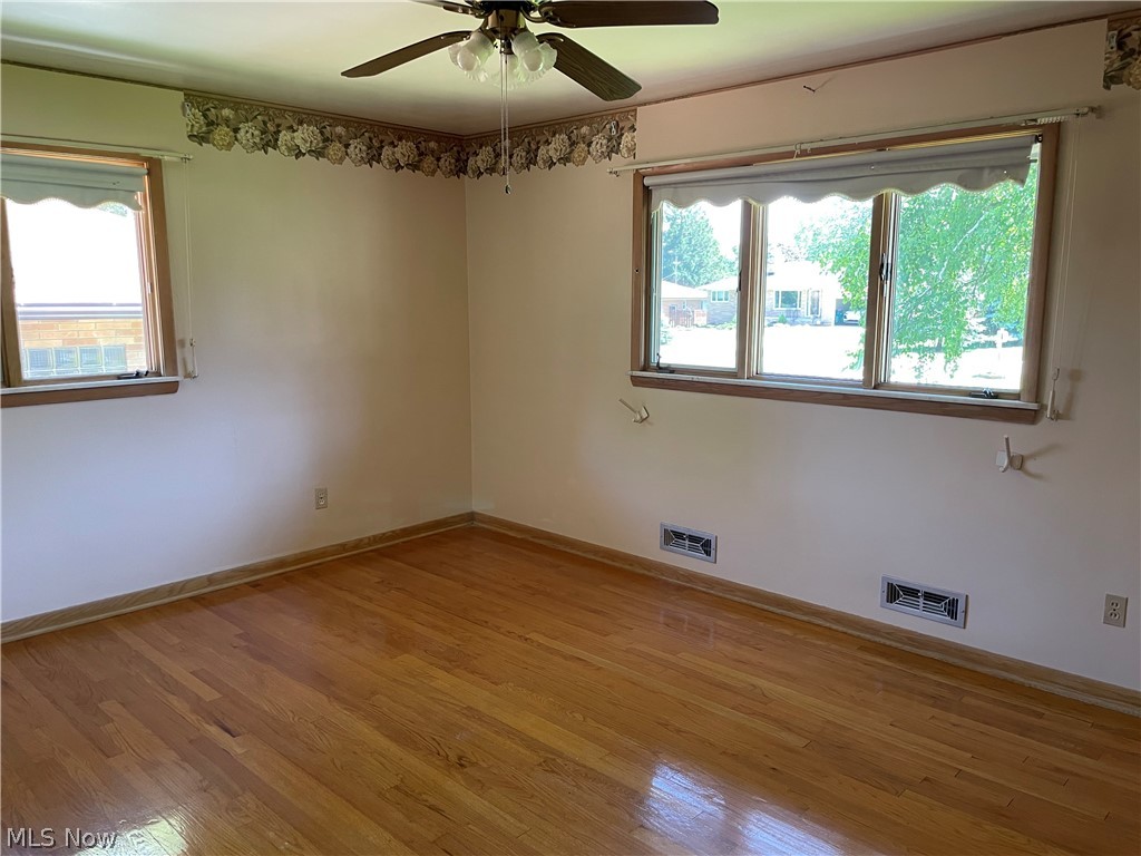 729 E Parkhaven Drive Seven Hills OH 44131