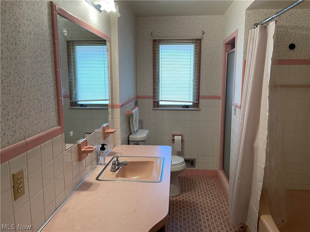 729 E Parkhaven Drive Seven Hills OH 44131