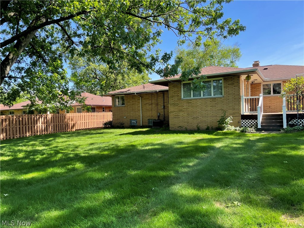 729 E Parkhaven Drive Seven Hills OH 44131