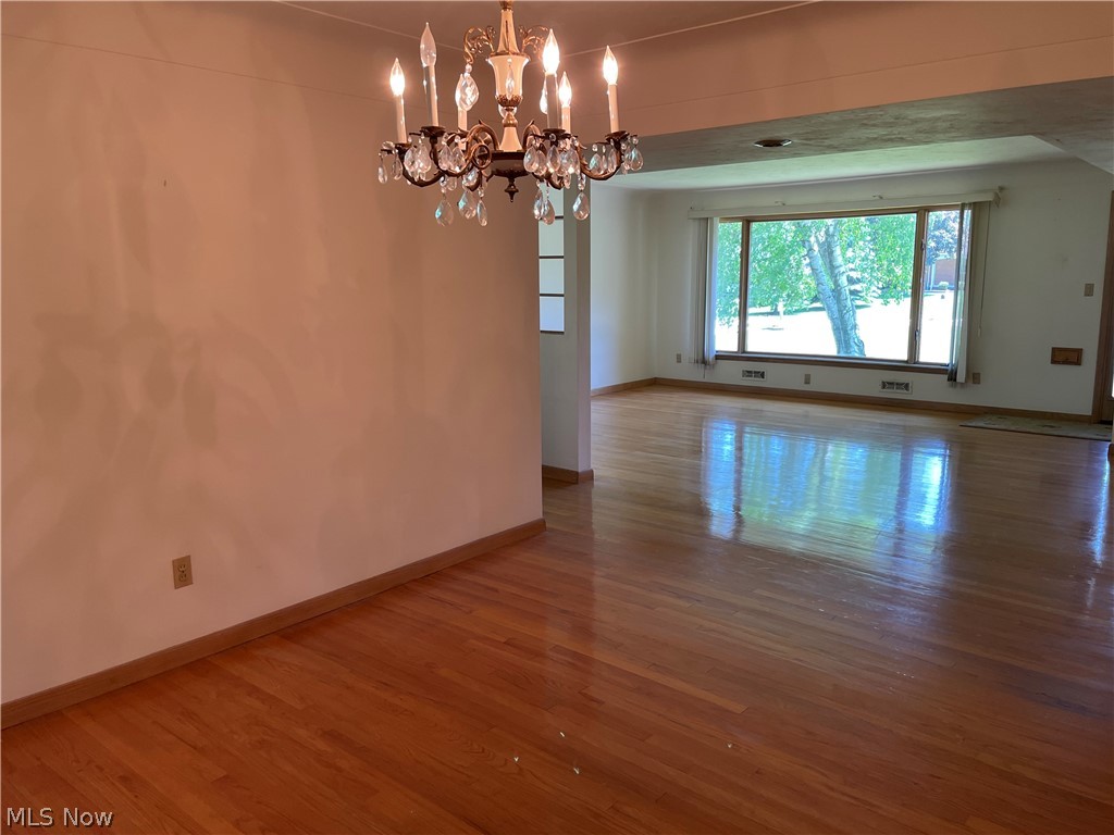 729 E Parkhaven Drive Seven Hills OH 44131