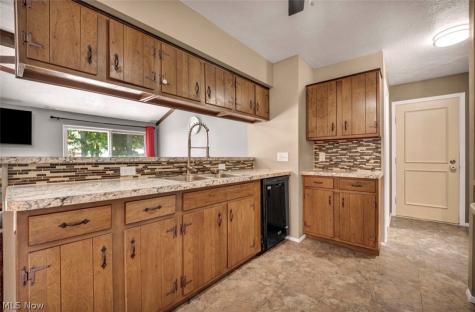 379 Ridgewood Drive Eastlake OH 44095