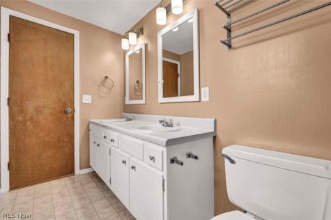 379 Ridgewood Drive Eastlake OH 44095