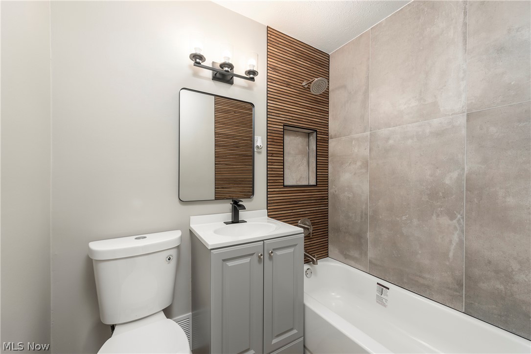 6194 Eldridge Boulevard Bedford Heights OH 44146