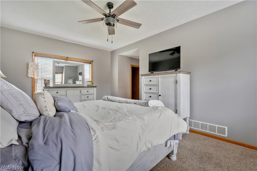6962 Maple Glen Avenue NW North Canton OH 44720