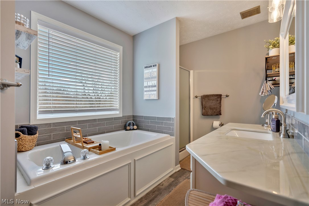 6962 Maple Glen Avenue NW North Canton OH 44720