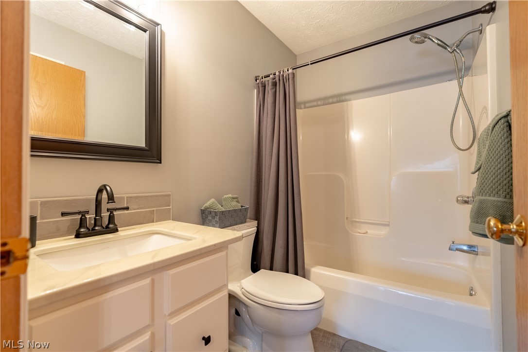 6962 Maple Glen Avenue NW North Canton OH 44720