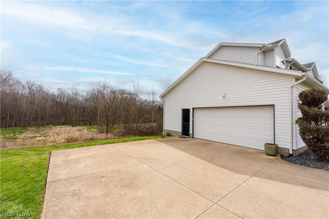 6962 Maple Glen Avenue NW North Canton OH 44720