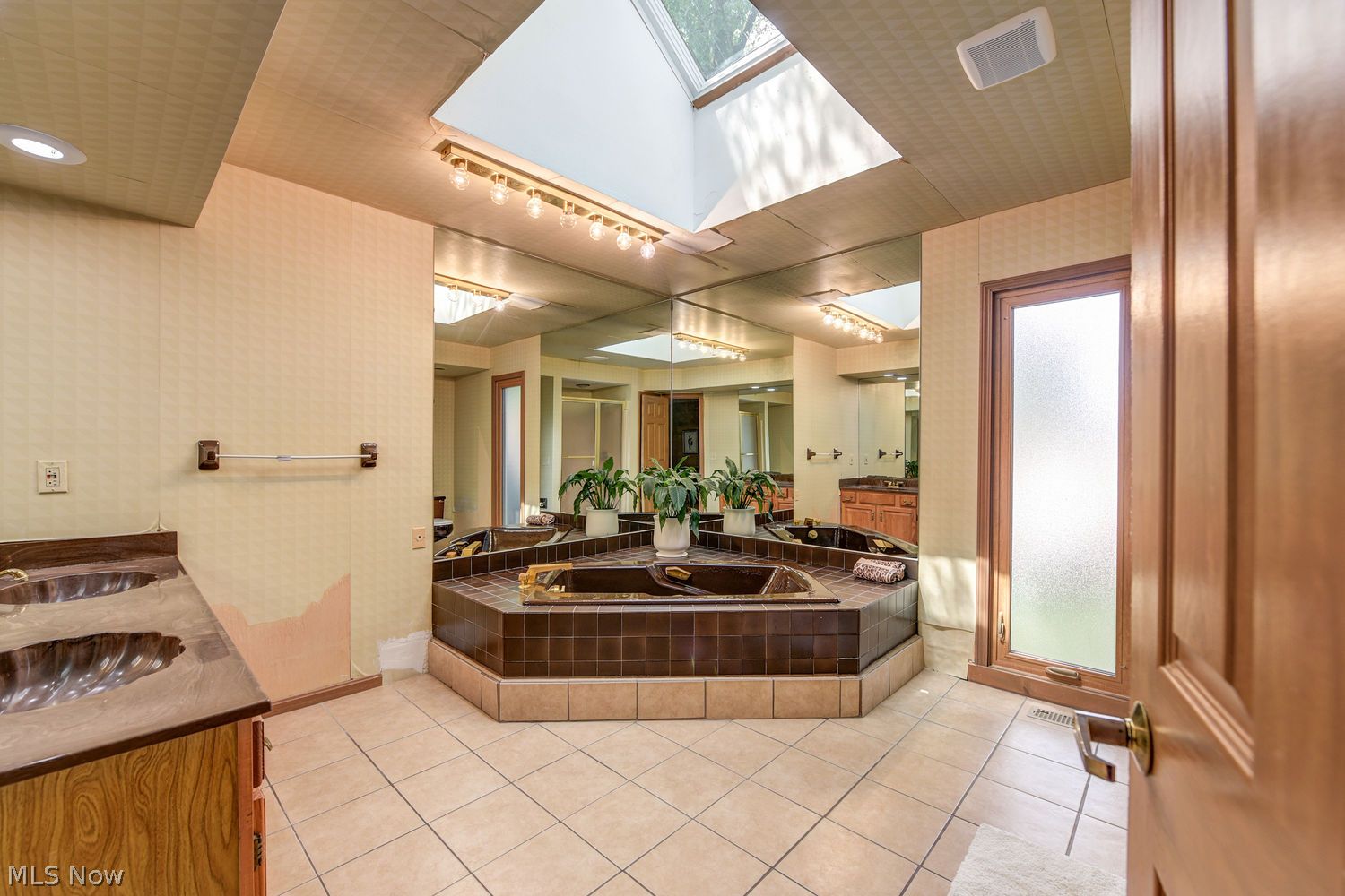27710 Royal Forest Drive Westlake OH 44145