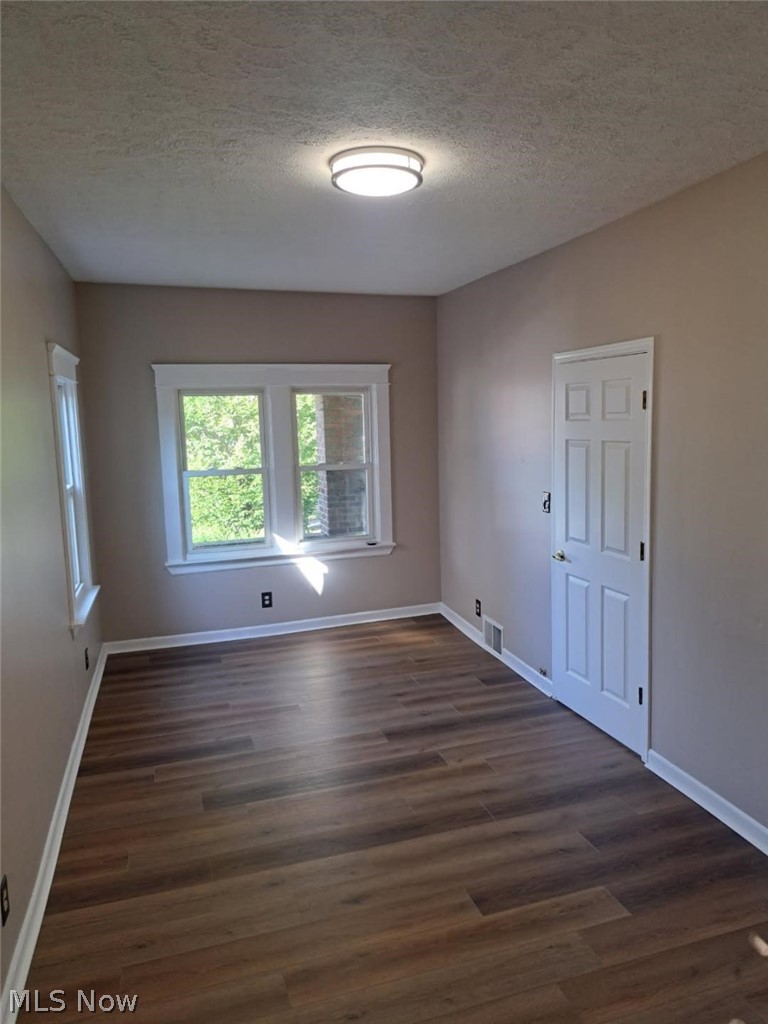 19606 Kewanee Avenue Cleveland OH 44119
