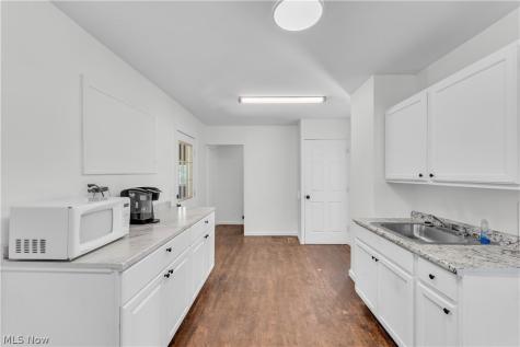 433 E 156th Street Cleveland OH 44110