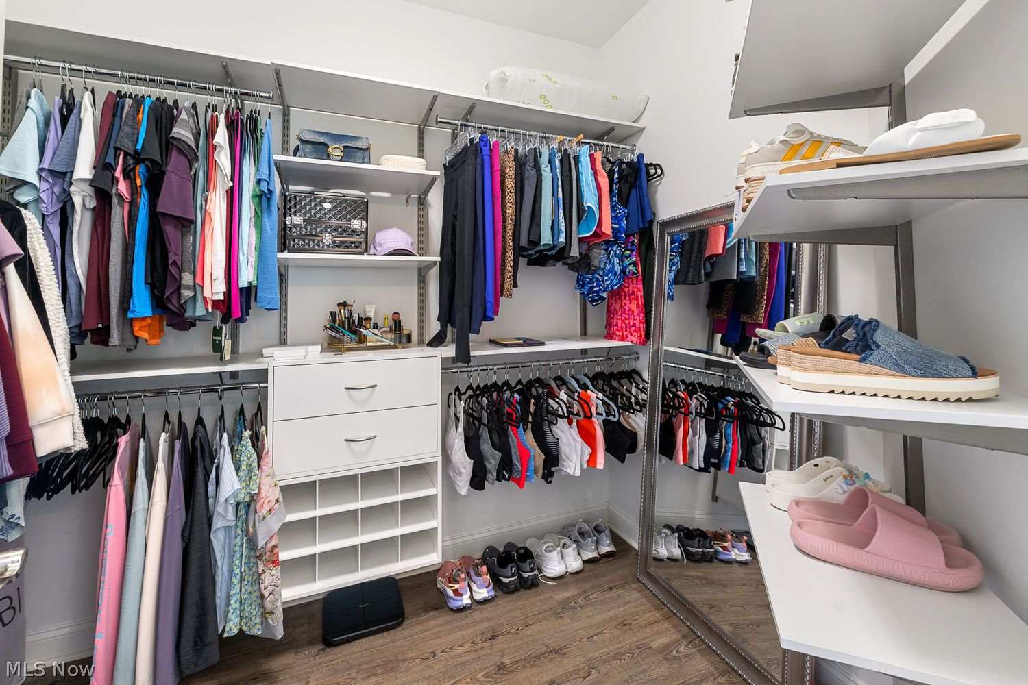 1120 Wedgefield Court NE North Canton OH 44720