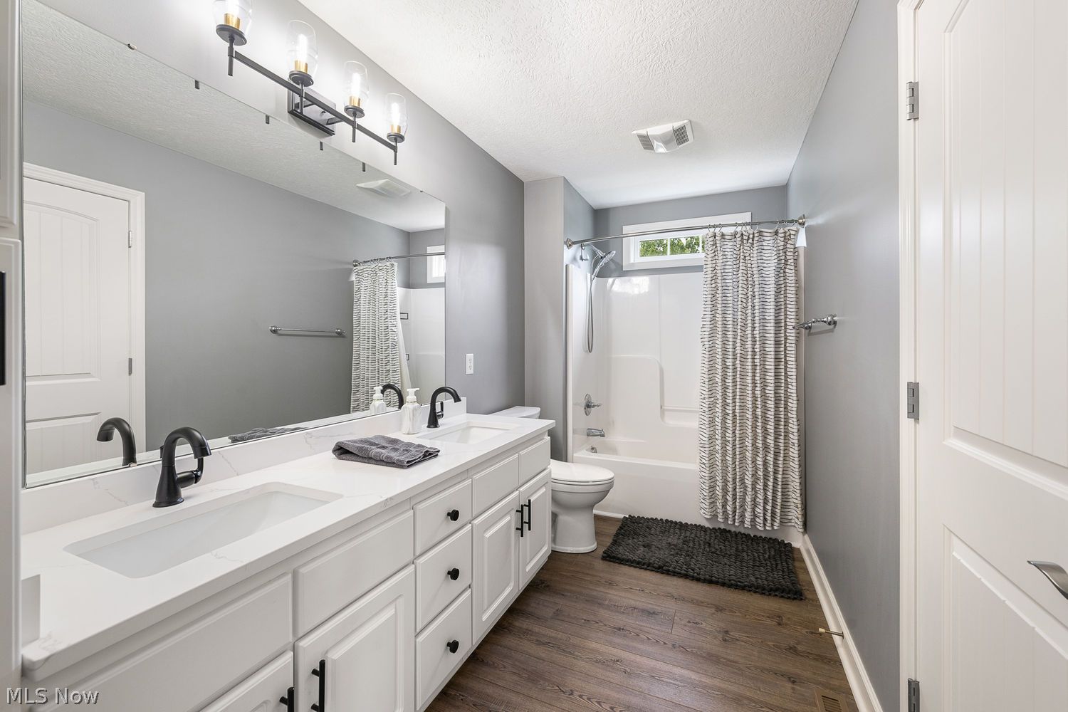 1120 Wedgefield Court NE North Canton OH 44720